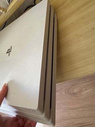Consola PS4 Pro Blanca + Mando