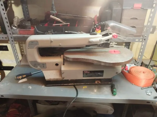 Sierra de calar de mesa