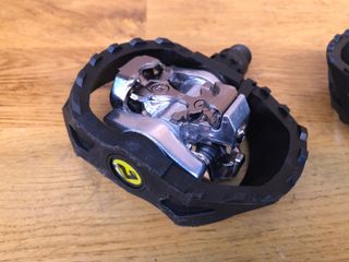 Pedales Shimano PD-M424 automáticos