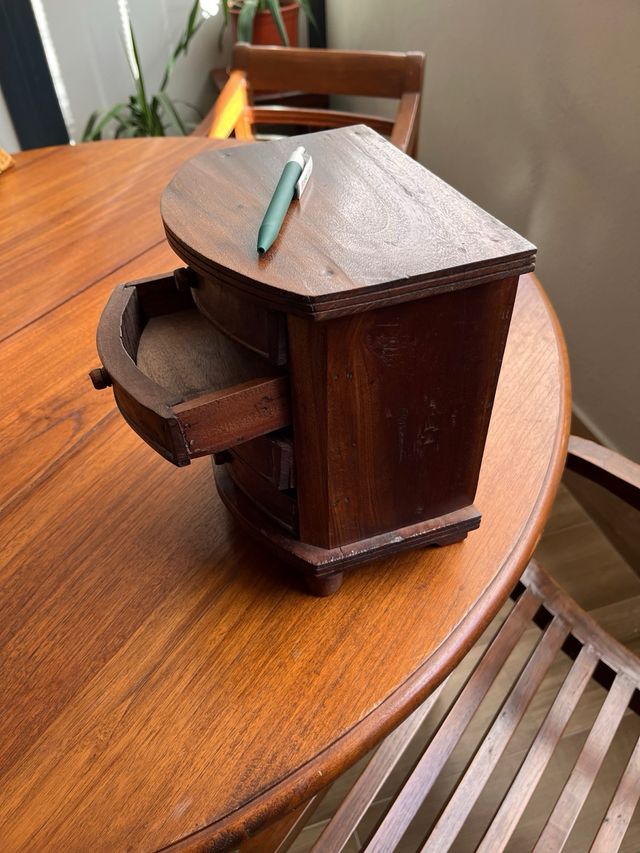 Cajonera de madera de teca