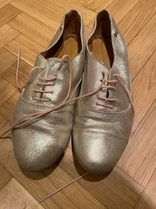 Zapatos dorados mujer