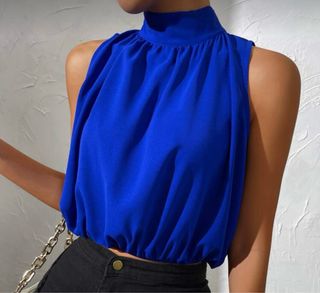 Blusa azul sin mangas