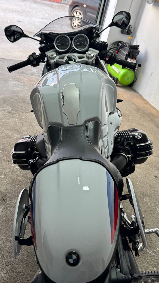 BMW R nineT Racer 2018
BY ROLAND SANDS DESIGN