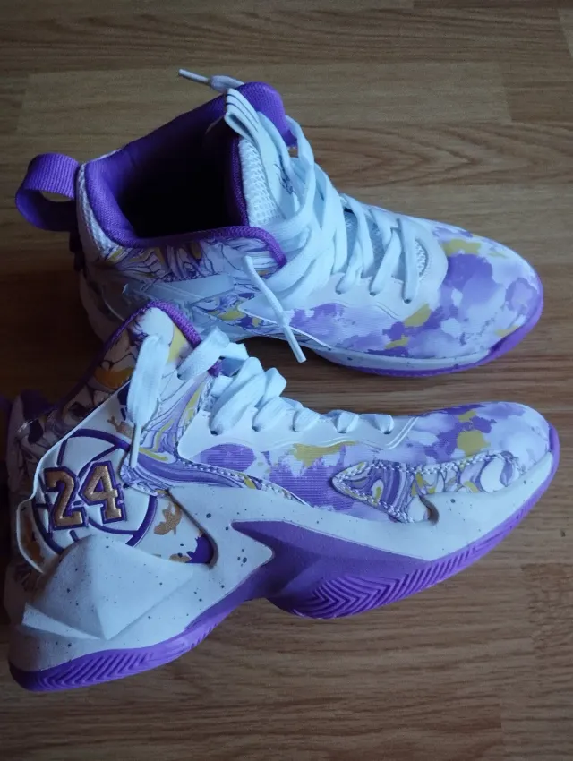 Zapatillas deportivas 24 moradas y blancas