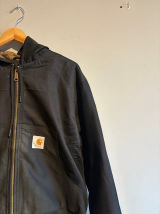 Chaqueta Carhartt Negra con Capucha