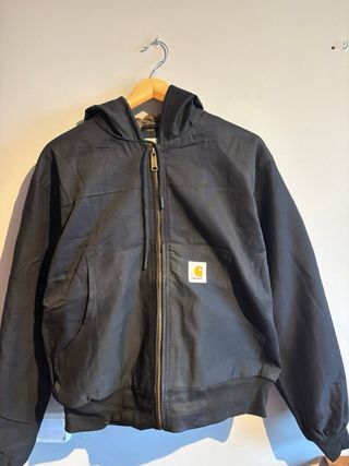 Chaqueta Carhartt Negra con Capucha