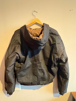Chaqueta Carhartt Negra con Capucha
