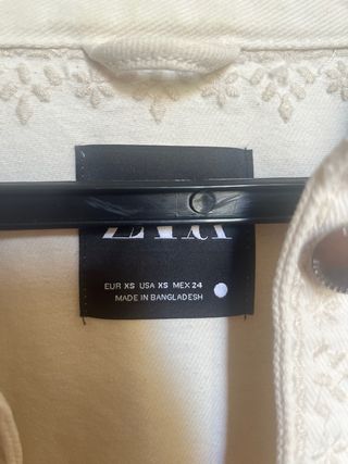 Cazadora Zara bordada mujer