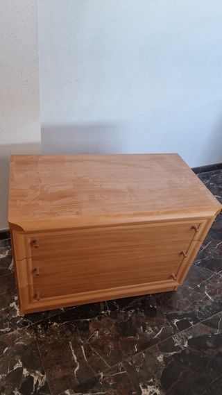 Mueble de salón con puertas de cristal y 3 módulos