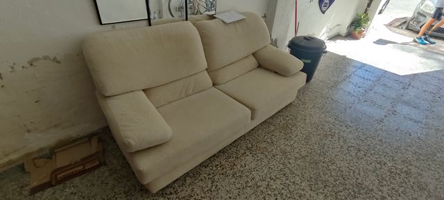 Sofá de 2 y 3 plazas tela beige. 