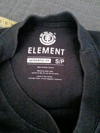 Camiseta Element Negra Dibujo Robot