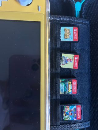 Nintendo Switch Lite Amarillo + 4 Juegos