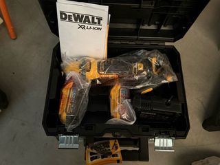 Kit Taladro Atornillador + Amoladora Dewalt