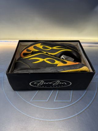Zapatillas Sha Sha modelo SK8 Flame. Negro/Rojo-Amarillo. Talla 47