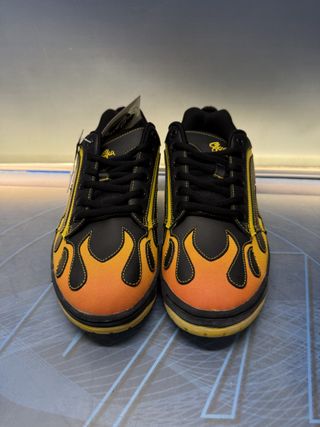 Zapatillas Sha Sha modelo SK8 Flame. Negro/Rojo-Amarillo. Talla 47
