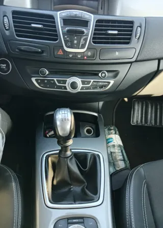 Renault un 2.0 de motor 130 CV 6 velocidades 