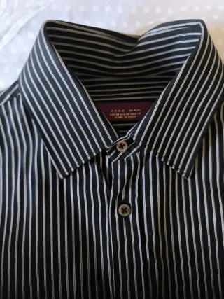 Camisas:
Negra HyM M
Rayada (Zara Man) M