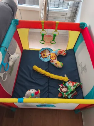 Parque infantil plegable con colchoneta