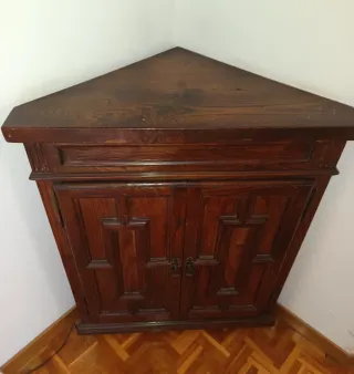 Mobile ad angolo in legno