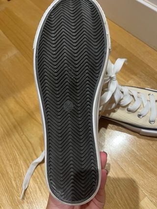 Zapatillas altas estilo Converse beige