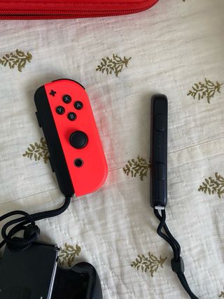 Nintendo Switch Azul y Rojo con accesorios