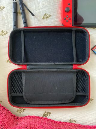 Nintendo Switch Azul y Rojo con accesorios