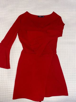 Mono Bershka rojo corto falda pantalón volantes