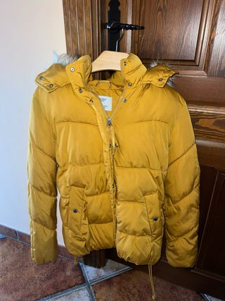 Chaqueta acolchada Bershka mostaza Talla L