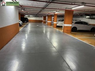 Garaje en venta en Bufalà en Badalona