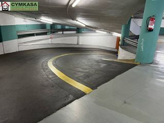 Garaje en venta en Bufalà en Badalona