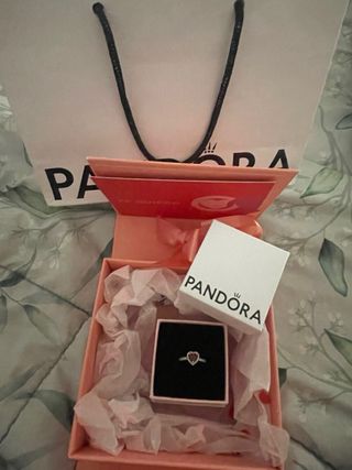 Anillo Pandora Corazón Rojo y Plata