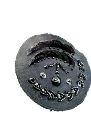 Prada Broche Redondo Negro Bordado