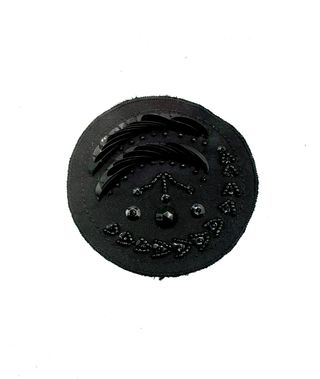 Prada Broche Redondo Negro Bordado