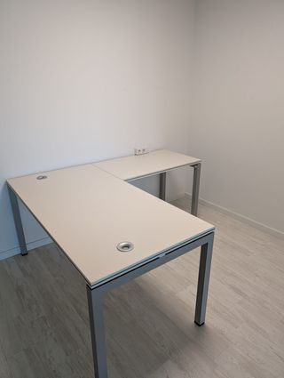 Mesa de oficina L beige y gris