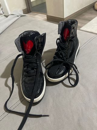 Zapatillas Moschino Talla 37 Corazón Rojo