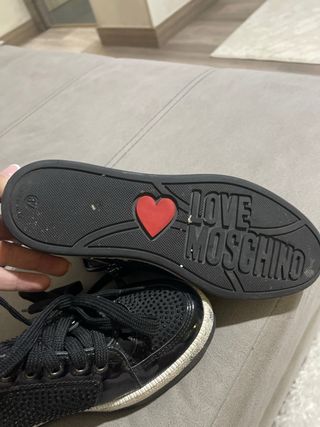 Zapatillas Moschino Talla 37 Corazón Rojo