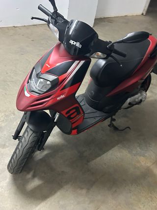 Ciclomotor Aprilia 49cc Rojo