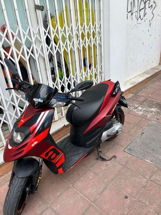 Ciclomotor Aprilia 49cc Rojo
