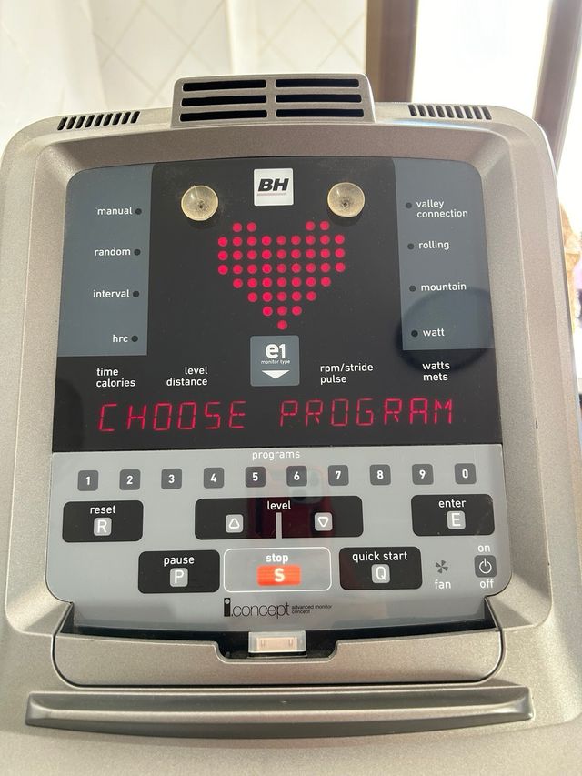 Bicicleta Elíptica BH G885 (nueva cuesta>2.500€)