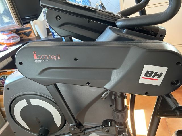 Bicicleta Elíptica BH G885 (nueva cuesta>2.500€)