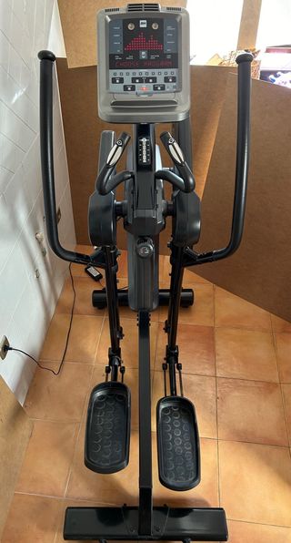 Bicicleta Elíptica BH G885 (nueva cuesta>2.500€)