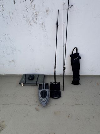 Pack pesca carpa: barco, cañas y más