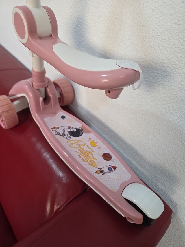 Patinete infantil 3 ruedas con asiento LED