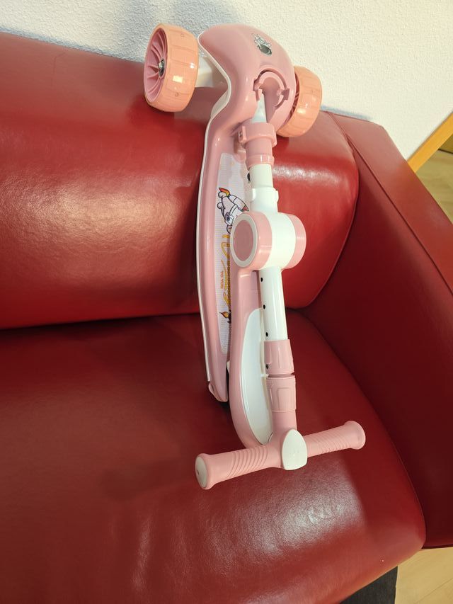 Patinete infantil 3 ruedas con asiento LED