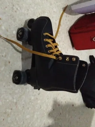 Patines 4 Ruedas Negros