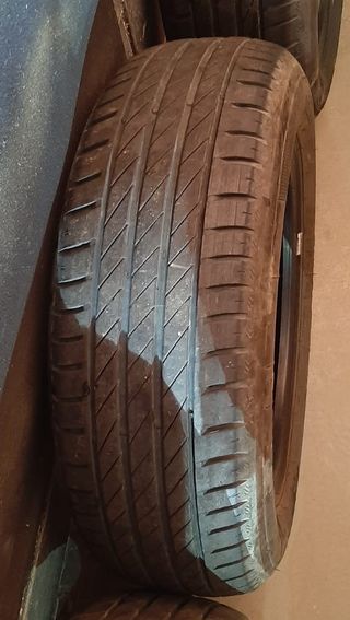 Juego de 4 Neumáticos Kleber DynaxerHP4 175/65 R14