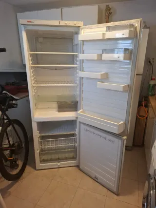 Nevera combi blanca