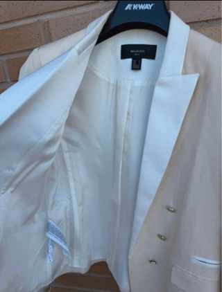 Blazer mujer Mango color champagne 