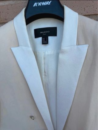 Blazer mujer Mango color champagne 