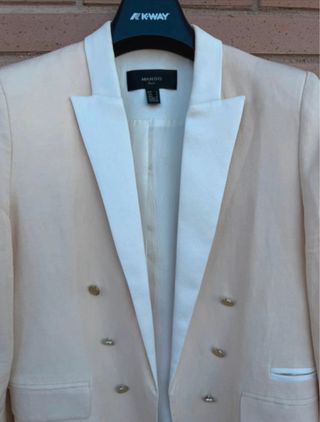 Blazer mujer Mango color champagne 